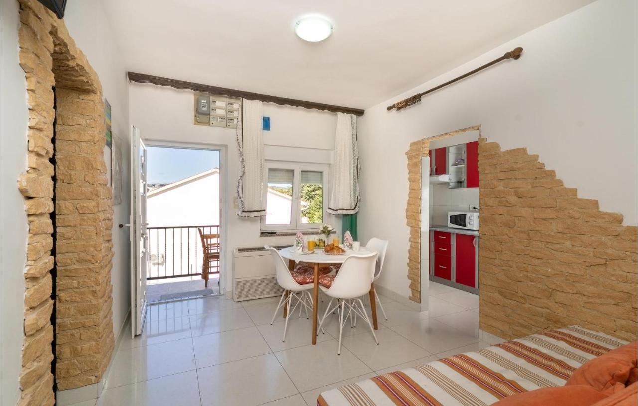 Cozy Apartment In Krk With Kitchen Крк Экстерьер фото